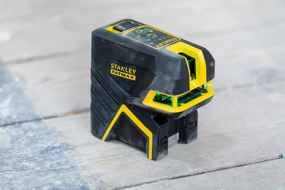 KRUISLIJNLASER FATMAX® 30M (50M MET ONTVANGER)/PUNTEN: 45M ± 3MM/10M STANLE