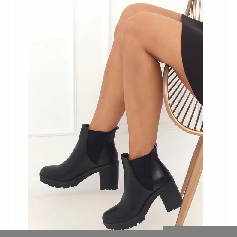ZWARTE CHELSEABOOTS, ZWART J19129 ZWART